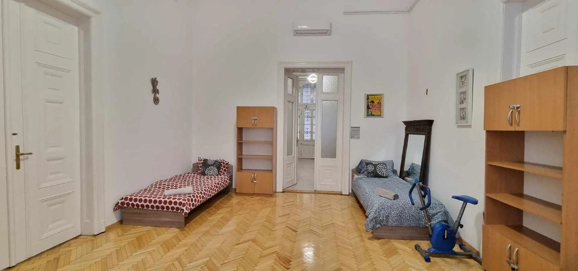 Universal Apartment Budapest Hostel