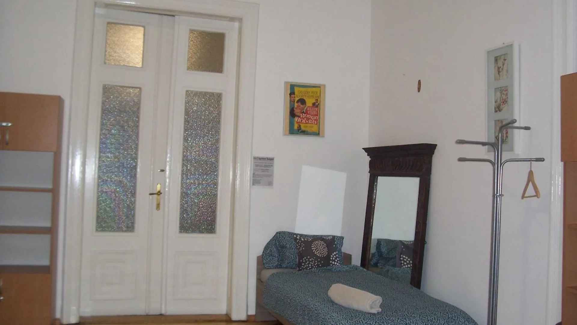 Universal Apartment Budapest Hostel